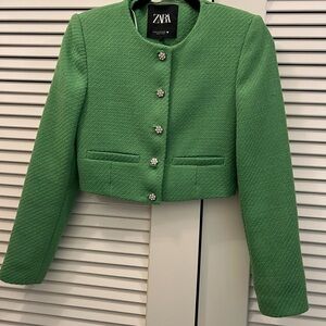 Green Zara cropped blazer #greenjacket
XS